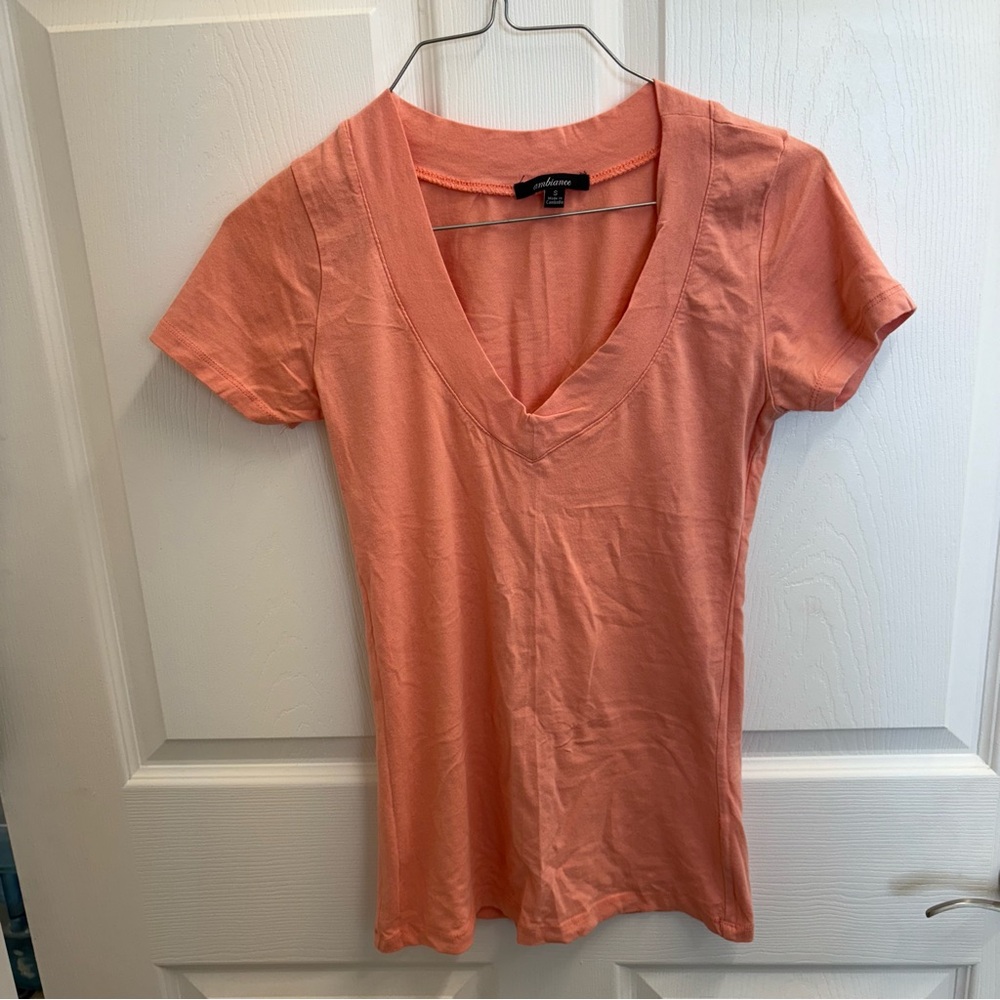 Ambiance Coral V-Neck Short Sleeve Tee size medium